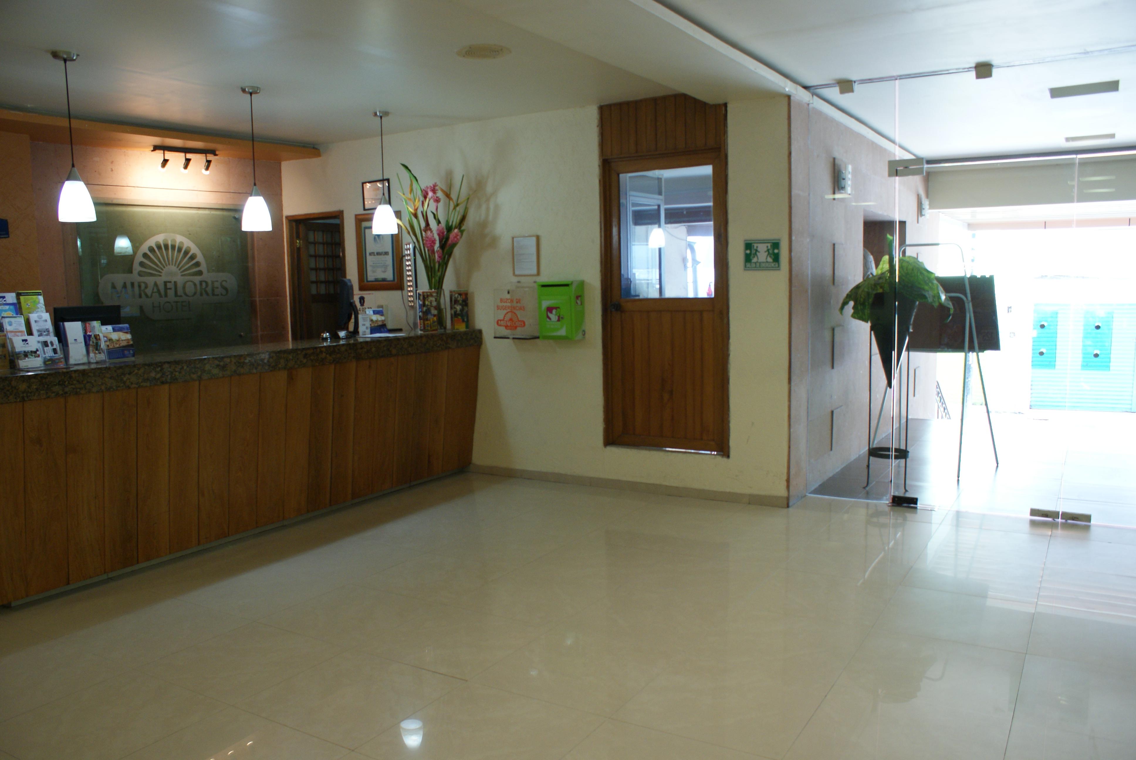 Hotel Miraflores Вільяермоса Екстер'єр фото